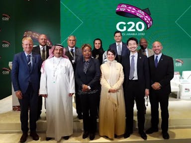قمة مجموعة العشرين في الرياض: “ألوان السدو” ترسم اجتماع مجلس اقتصاد العالم وأمنه