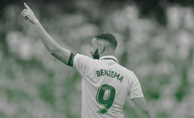 كريم بنزيما لاعبًا في الاتحاد