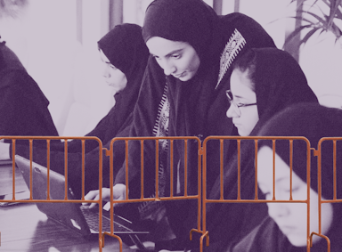 ما العوائق أمام مشاركة المرأة في سوق العمل الخليجي